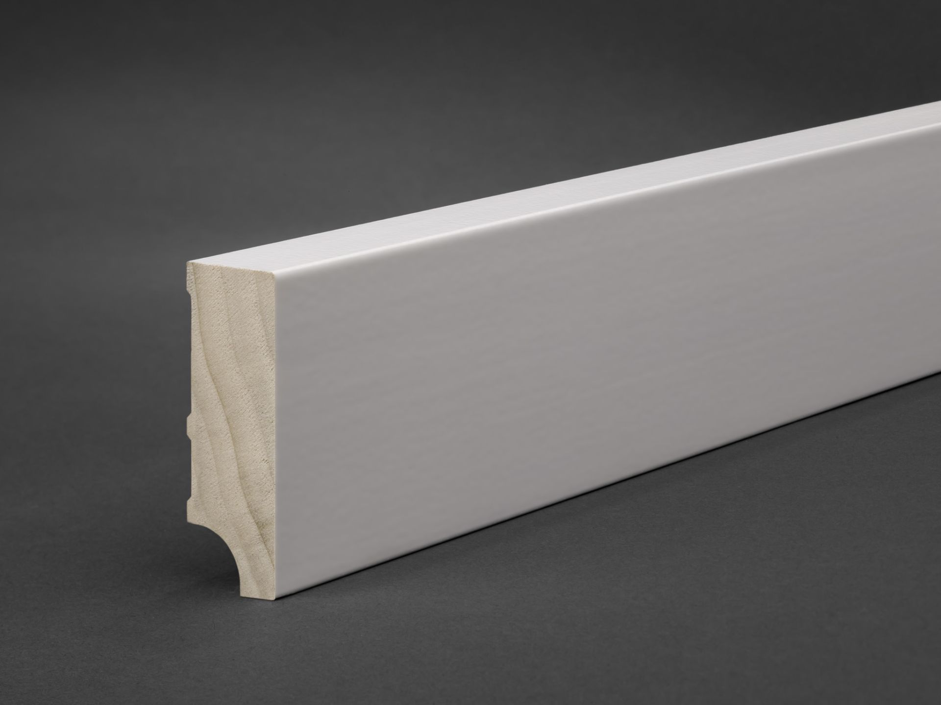 Profile 740 skirting board 60 x 20 mm with straight top edge