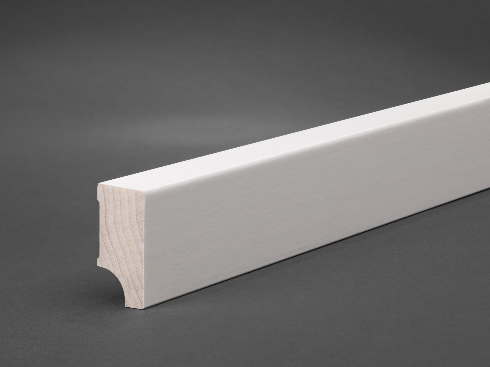 Profile 744 skirting board 40 x 20 mm with straight top edge